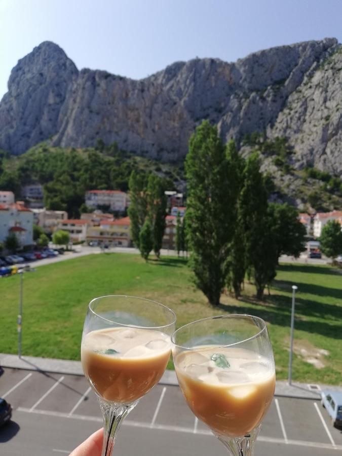 Green 'N Grey Omis Exterior photo